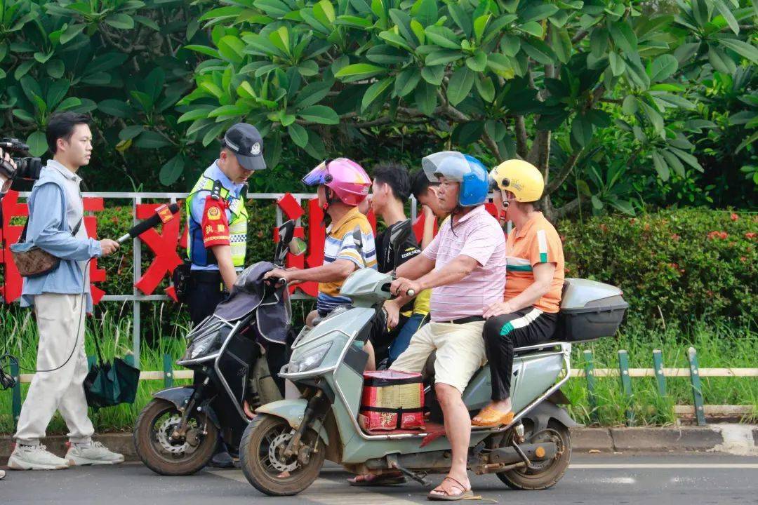 “海口电动车喜讯连连，共筑绿色出行新篇章”